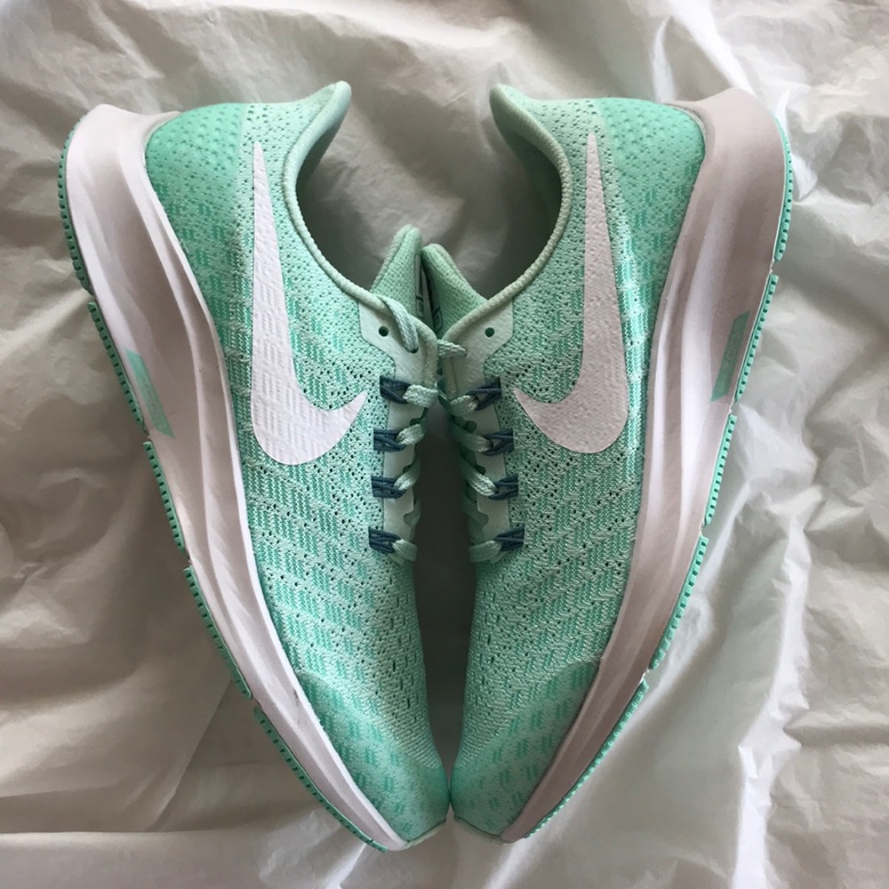 NWT Nike Air Zoom Pegasus 35 Mint - Picture 2 of 7